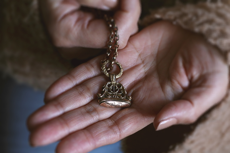 ヴィクトリアンメタルフォブシール　イギリス　アンティークストリュフ 20251217