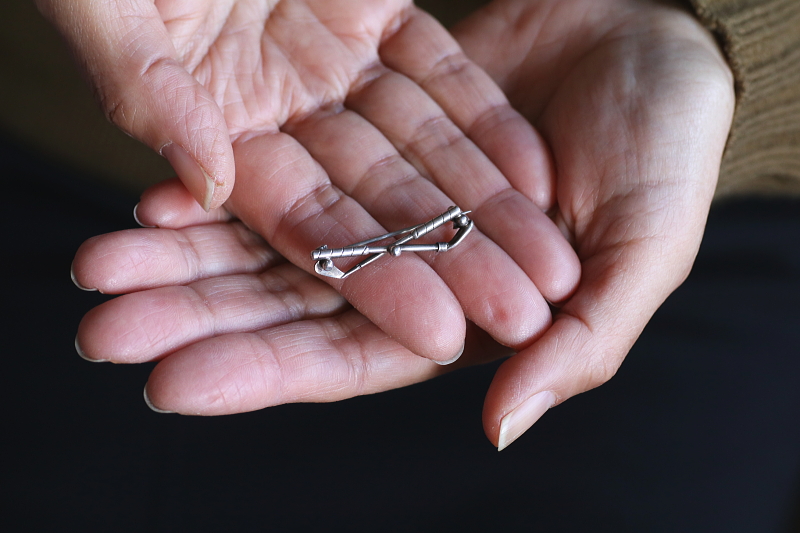 シルバーゴルフブローチ　イギリス　 アンティークストリュフ