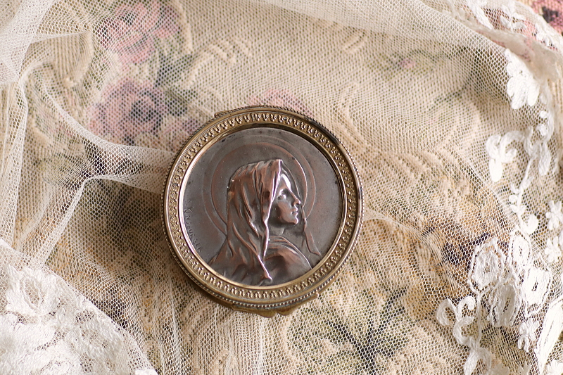 マリア様のジュエリーケース　Sylvain Kinsburger　フランス　アンティークストリュフ