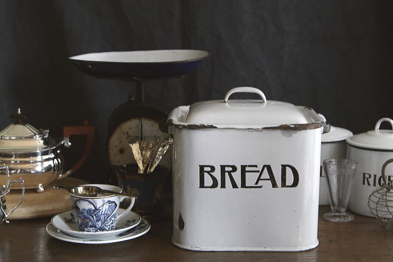 琺瑯ブレッドビン　レアスモールサイズ　イギリス　アンティークストリュフ