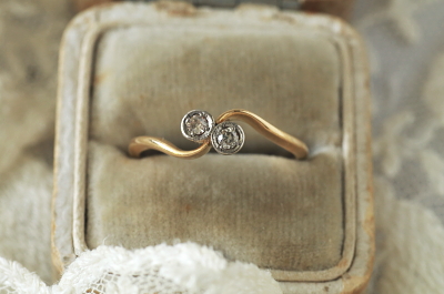 オールドカットダイヤモンド　トワ・エ・モアリング　イギリス　アンティークストリュフ