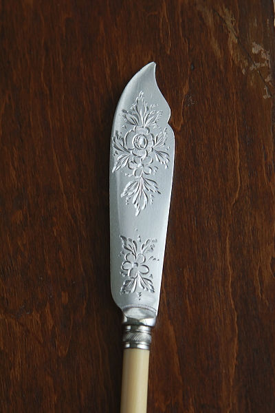 アイボリーハンドル　花の彫刻　JOHN SANDERSON & SON　イギリス　アンティークストリュフ