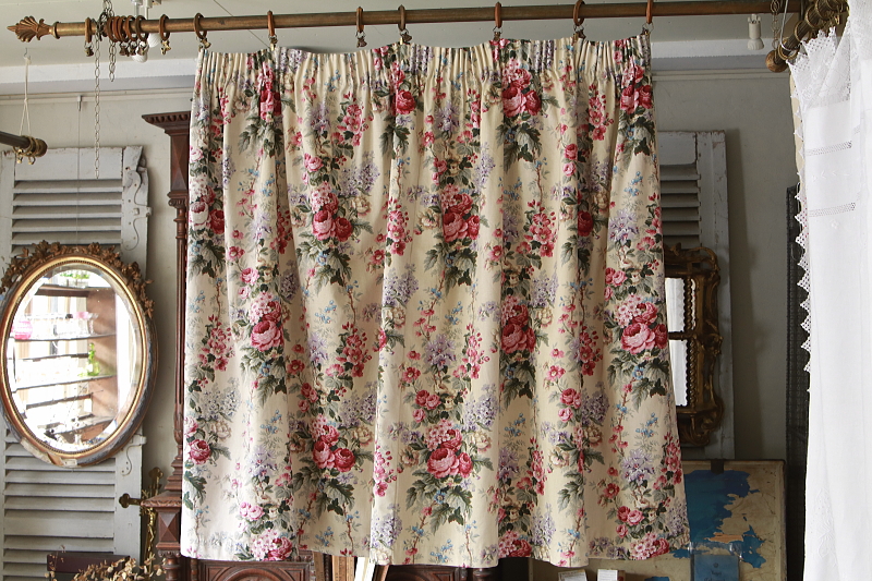 薔薇のヴィンテージカーテン　イギリス　アンティークストリュフ