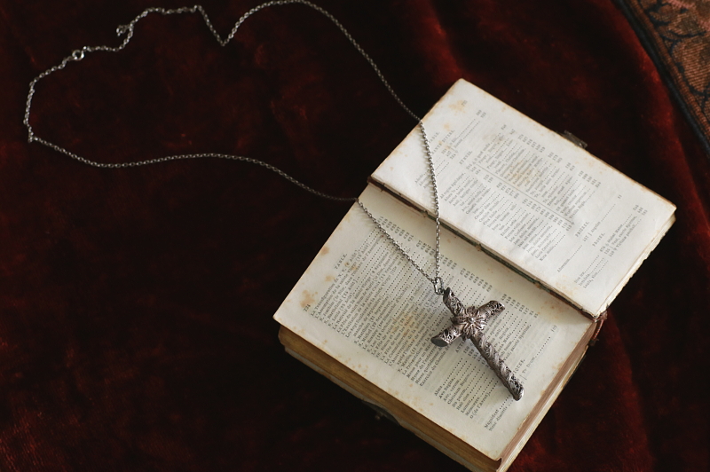 オールドシルバーフィリグリーペンダント　ヨーロッパ　アンティークストリュフ