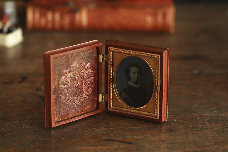 少女のガラス写真　ユニオンケース　アンブロタイプ　イギリス　アンティークストリュフ