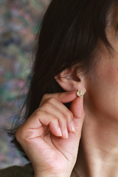 パールのフラワーピアス　イギリス　ヴィンテージジュエリー　アンティークストリュフ