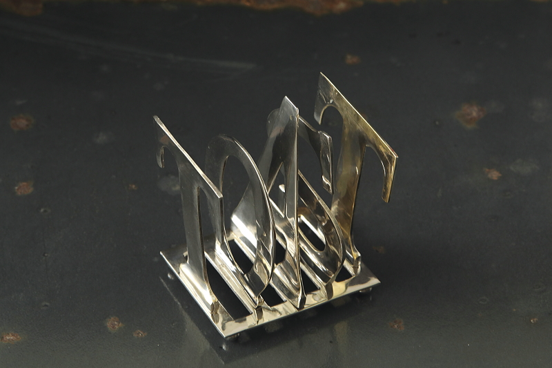 切り文字のTOASTラック　トーストラック　イギリス　アンティークストリュフ