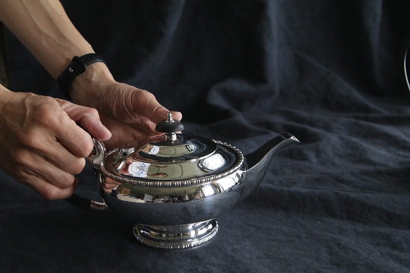 walker and hall シルバープレートティー四点揃い　ティーポット　イギリス アンティークストリュフ