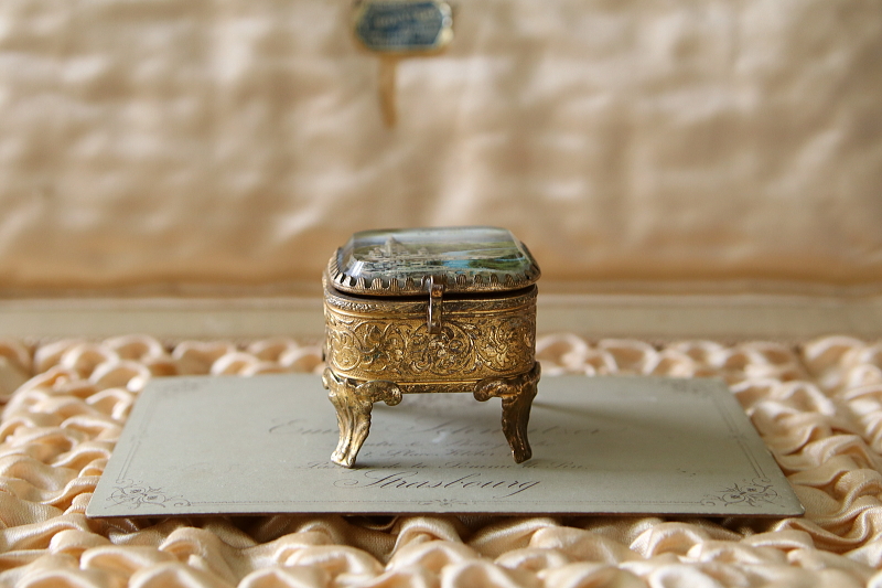 厚ガラスのジュエリーボックス　lourdes ルルド　フランス アンティークストリュフ