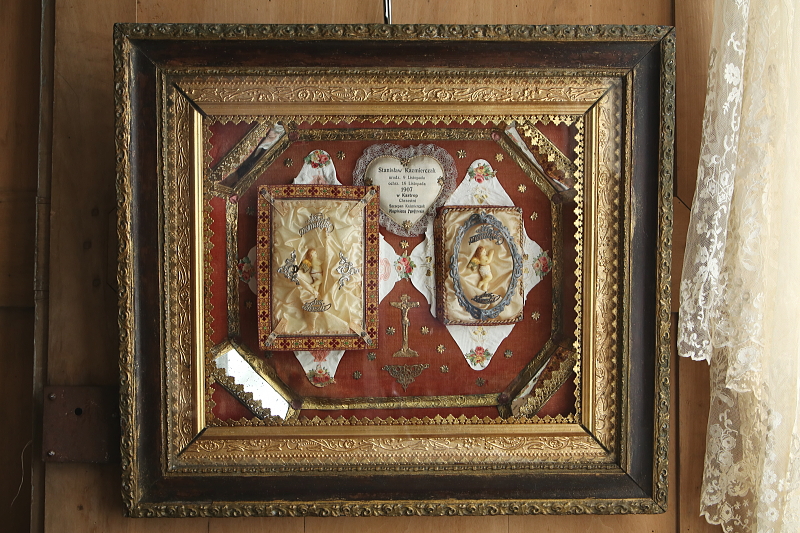 洗礼記念の天使のフレーム　ポーランド　クロスターアルバイテン　ウクライナ アンティークストリュフ 20251224