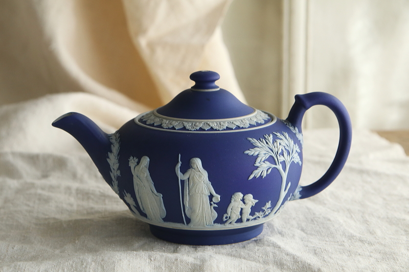 WEDGWOOD　ジャスパーウェアティーポット　イギリス アンティークストリュフ