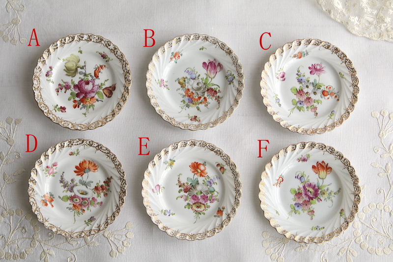 ドレスデンの花の小皿　ドイツ　アンティークストリュフ