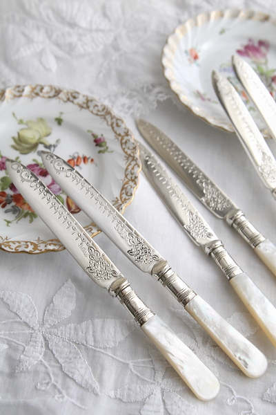 マザーオブパールハンドルのティーナイフ　ヴィクトリアン　イギリス　アンティークストリュフ