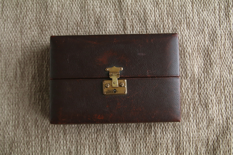 モロッコレザー　ジュエリーケース　イギリス　アンティークストリュフ