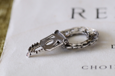 アールデコマーカサイト　シルバードレスクリップ　ヨーロッパ　アンティークストリュフ