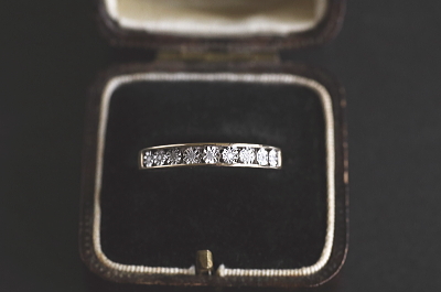 メレダイヤハーフエタニティリング　イギリス　アンティークストリュフ