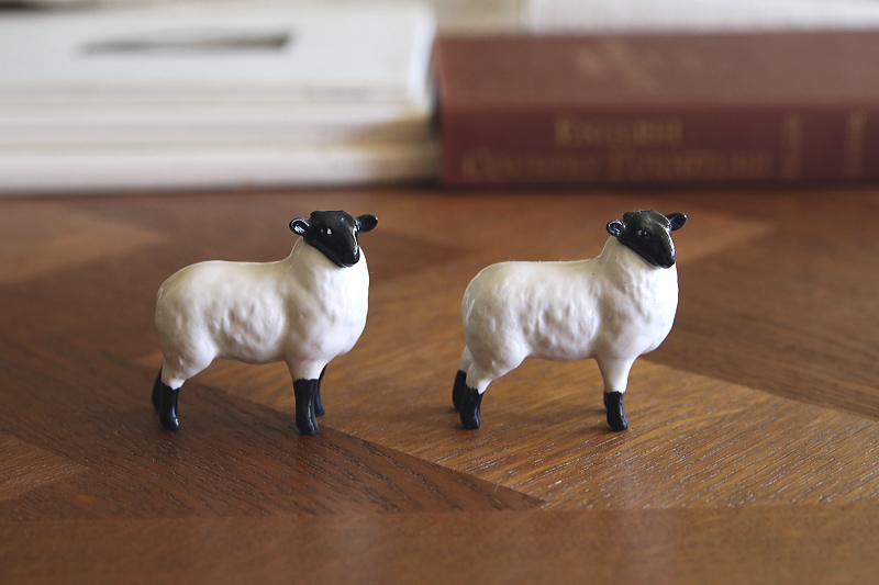 仔羊のフィギュリンペア　beswick pottery イギリス　アンティークストリュフ