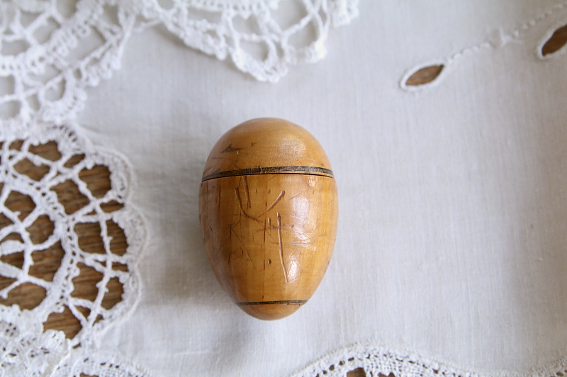 卵型のニードルケース　the columbian egg ドイツ　アンティークストリュフ