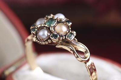 エメラルド&パールリング　ヴィクトリアン　ジョージアンリング　指輪　アンティークジュエリー　イギリス　アンティークストリュフ 20251212