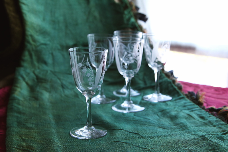 スズランのクリスタルシェリーグラス　イギリス　ヴィクトリアン アンティークストリュフ