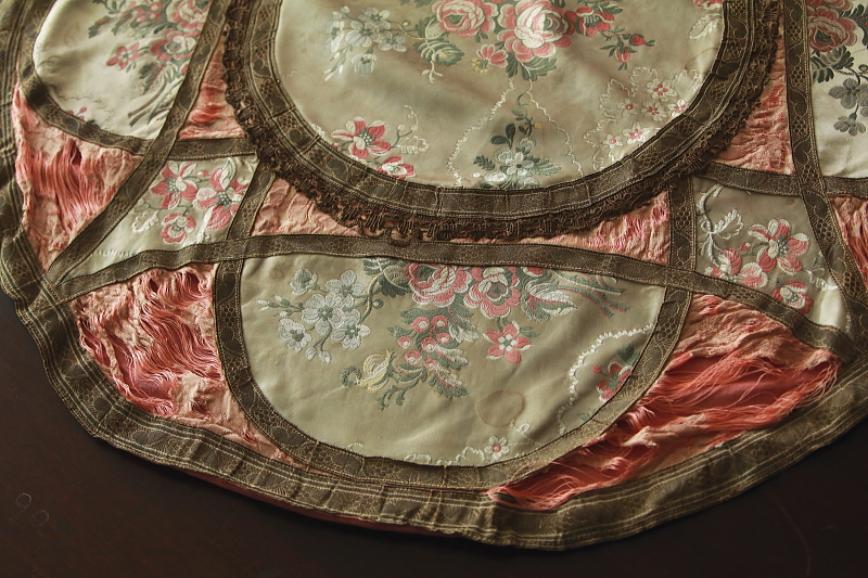 薔薇のシルクマット　フランス　アンティークストリュフ