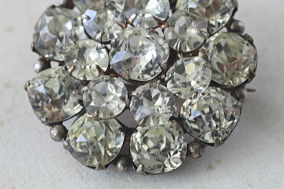 オールドマインカットペーストブローチ　クッションシェイプ　ヨーロッパ　アンティークストリュフ