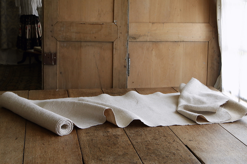 ホームスパンハンガリアンヘンプロール　ハンガリー　アンティークストリュフ