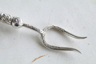 小さなサービングフォーク　ヴィクトリアン　イギリス　アンティークストリュフ