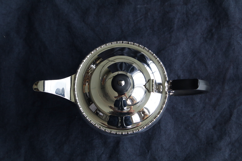 walker and hall シルバープレートティー四点揃い　ティーポット　イギリス アンティークストリュフ