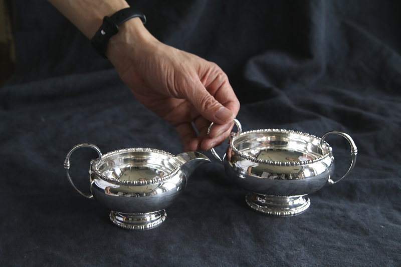 walker and hall シルバープレートティー四点揃い　ティーポット　イギリス アンティークストリュフ