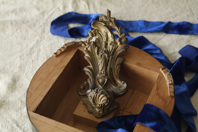 ブロンズのルルドの聖母の聖水盤　ベニチエ　フランス　アンティークストリュフ