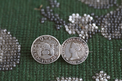 銀貨のブローチ　アンティークジュエリー　ヴィンテージアクセサリー　スペイン　アンティークストリュフ 20251211