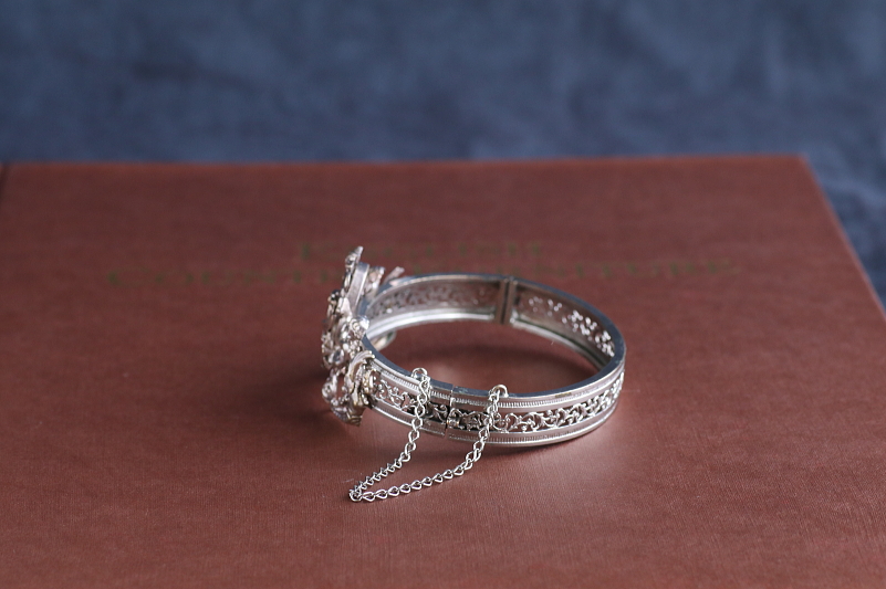 天使と幻獣シルバートーンブレスレット　フランス　アンティークストリュフ
