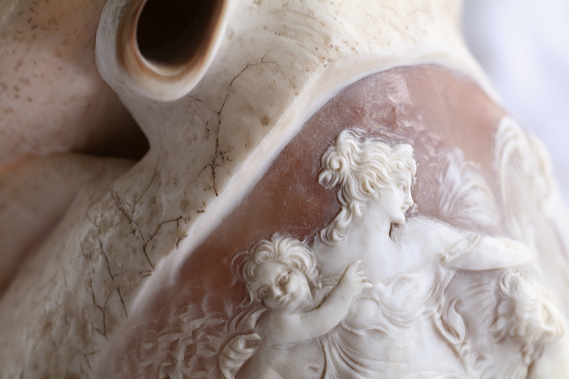 サードニクスシェルカメオのオブジェ　ランプシェード　イタリア　アンティークストリュフ