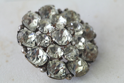 オールドマインカットペーストブローチ　クッションシェイプ　ヨーロッパ　アンティークストリュフ