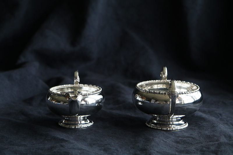 walker and hall シルバープレートティー四点揃い　ティーポット　イギリス アンティークストリュフ