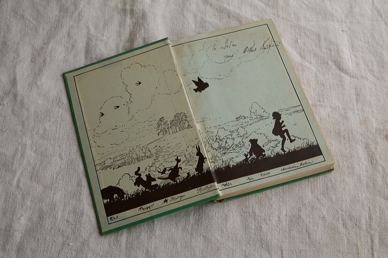 プー横丁にたった家 A.A.ミルン　くまのプーさん　THE HOUSE AT POOH CORNER　イギリス　アンティークストリュフ