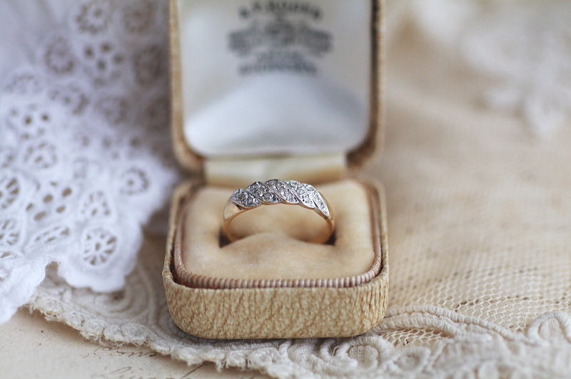 ダイヤモンドロープパネルリング　指輪　ヴィンテージ　イギリス　アンティークストリュフ