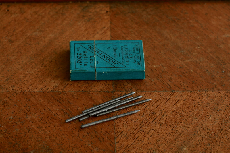 メカニカルペンシルのリフィル　フランス　アンティークストリュフ