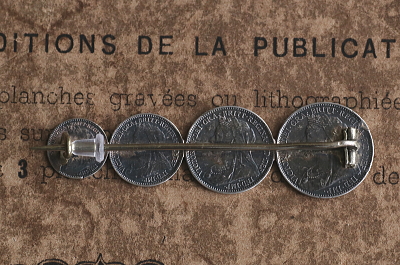 ヴィクトリア女王　モーンディマネーブローチ　イギリス アンティークストリュフ