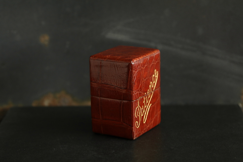 レザーケースのプレイングカード　トランプ　patience　イギリス　アンティークストリュフ