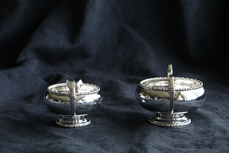 walker and hall シルバープレートティー四点揃い　ティーポット　イギリス アンティークストリュフ