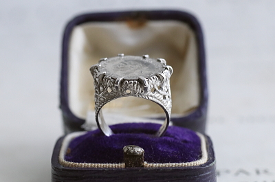 ジョージ5世シルバーコインブレスレット　リング　イギリス　アンティークストリュフ