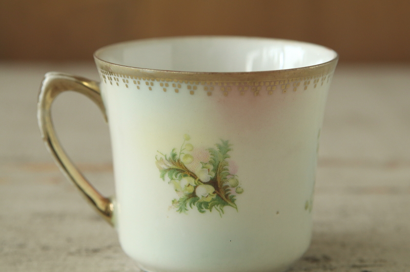 鈴蘭のティーカップアンドソーサー　チェコ　アンティークストリュフ