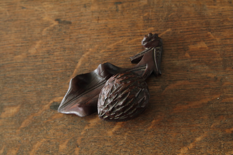 胡桃とリーフのインクウェル　ウォールナット　イギリス　アンティークストリュフ