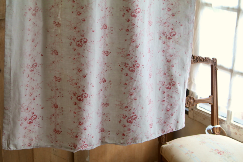 薔薇のフレンチプリントファブリックカーテン　フランス　アンティークストリュフ