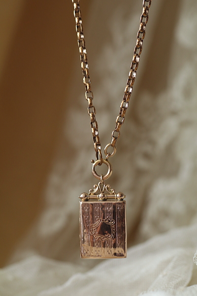 ローズゴールドバック&フロント　ロケットチャーム　イギリス　アンティークストリュフ