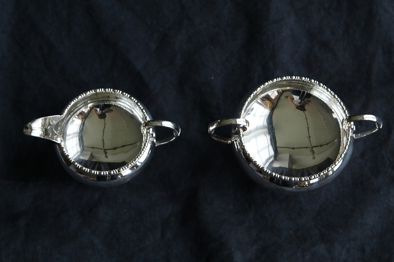 walker and hall シルバープレートティー四点揃い　ティーポット　イギリス アンティークストリュフ