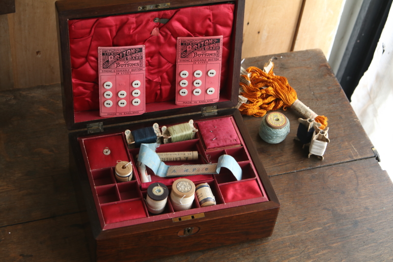 白蝶貝象嵌のソーイングボックス　イギリス　ヴィクトリアン アンティークストリュフ