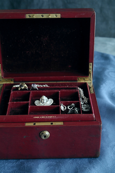 バーガンディレザージュエリーボックス　イギリス アンティークストリュフ 20250926